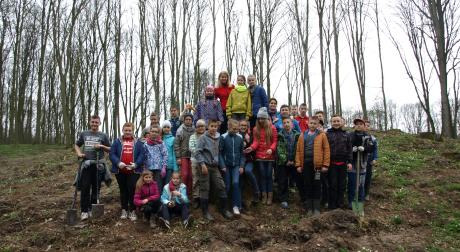 Uczniowie Szkoły Podstawowej w Byszwałdzie sadzili las